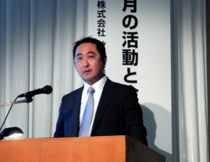 講演する三上義弘氏