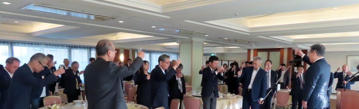 懇親会の風景