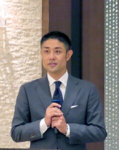 講演する上田宗広社長