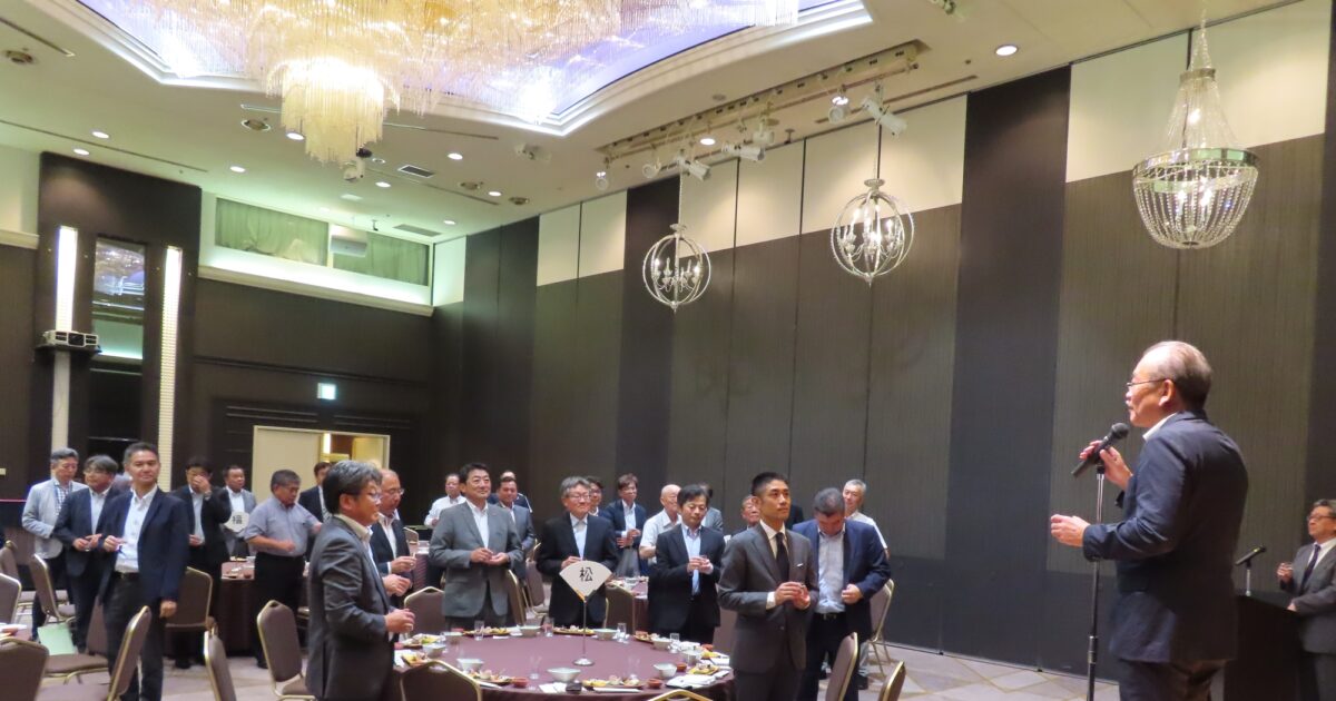 懇親会の風景