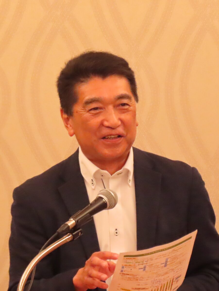 講演する佐藤幸盛氏