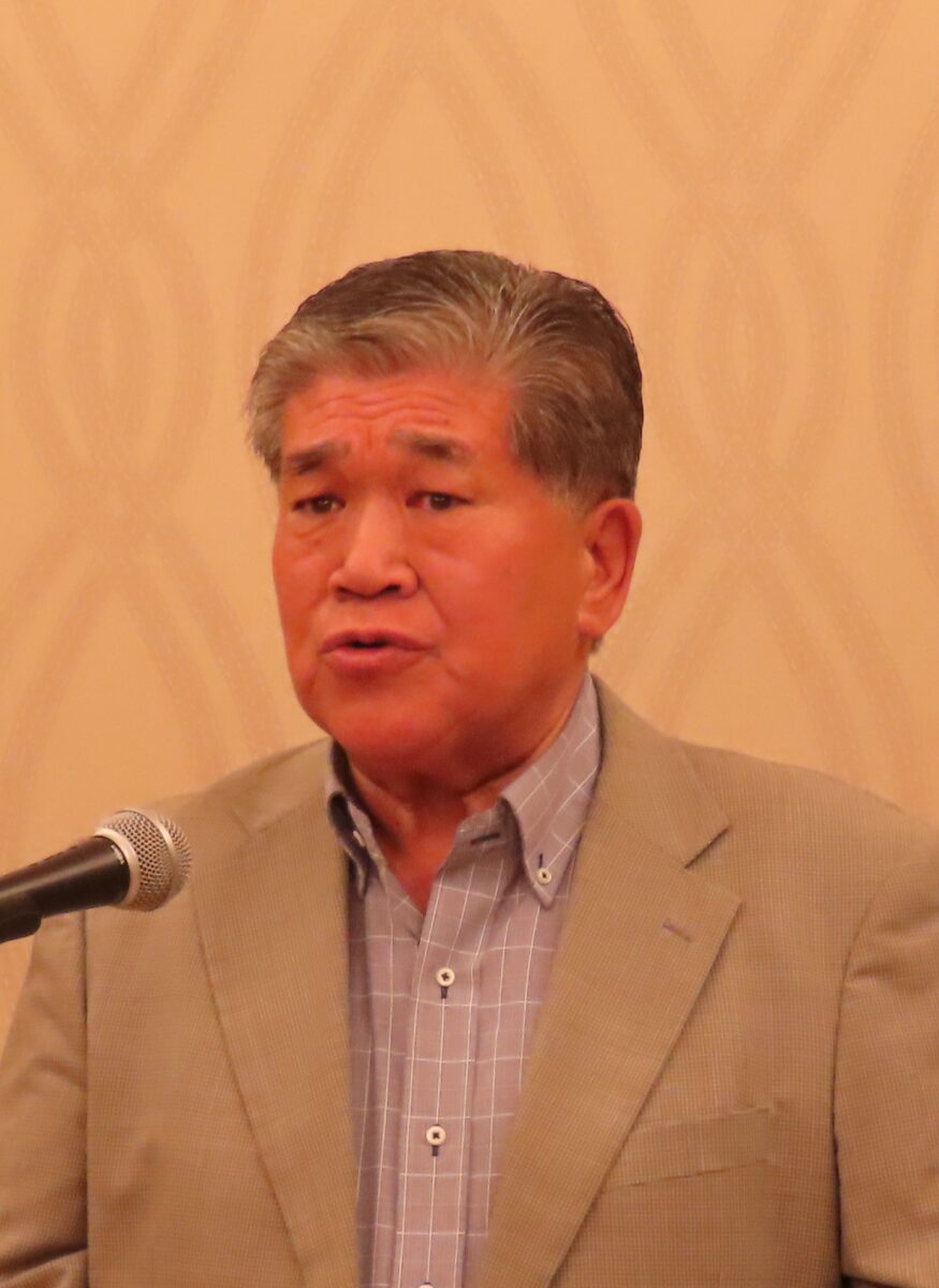 講演する涌井徹委員長