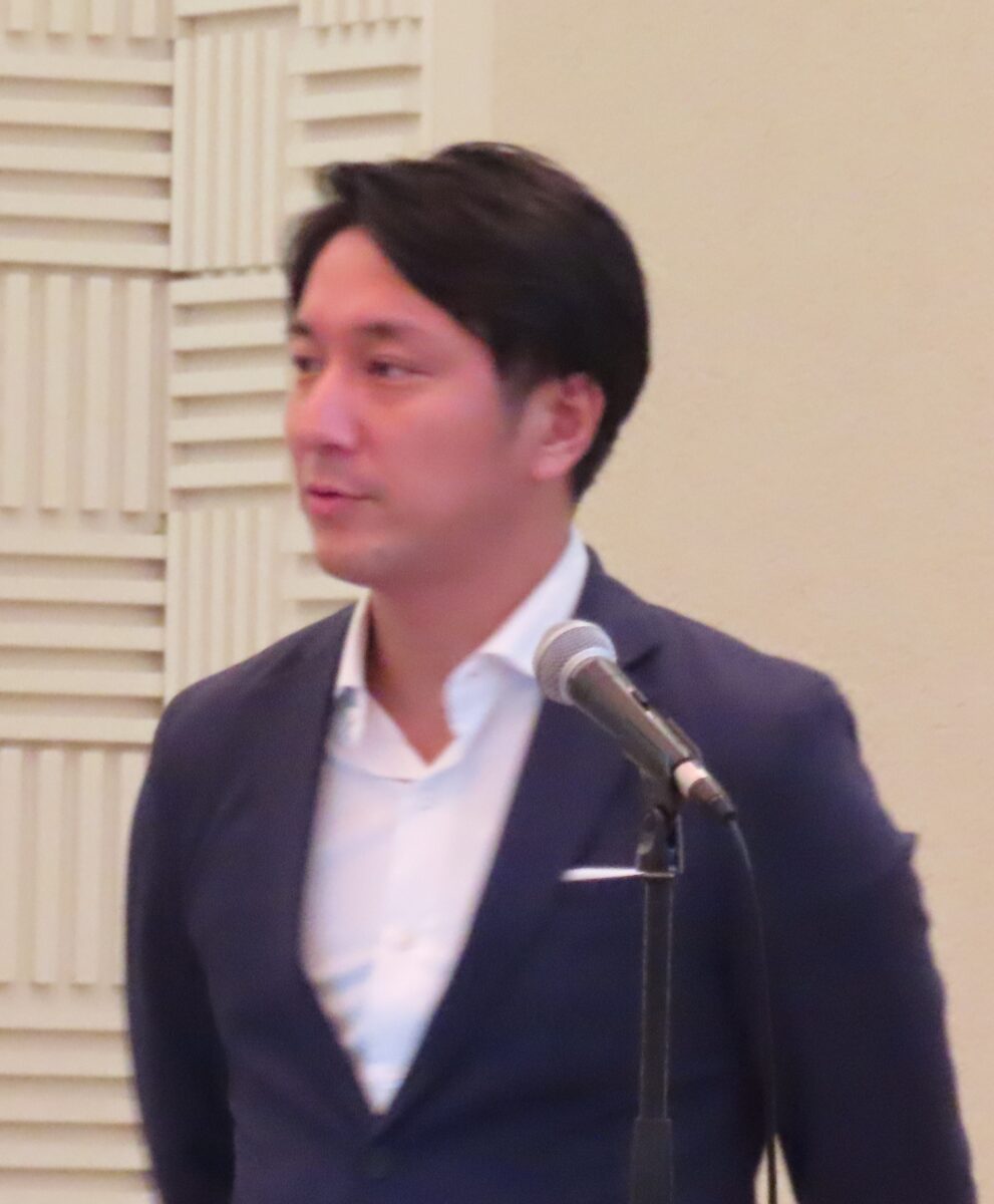 講演する浅野達氏　